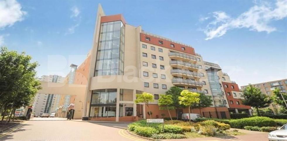 			LET , 2 Bedroom, 1 bath, 1 reception Apartment			 Tradewinds. Wards Wharf Approach, Docklands